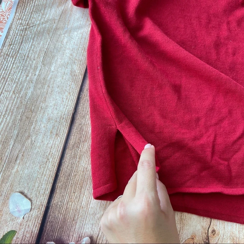 NWT Aqua Ruffled Knit Long Sleeve V-Neck Sweater - Picture 11 of 13